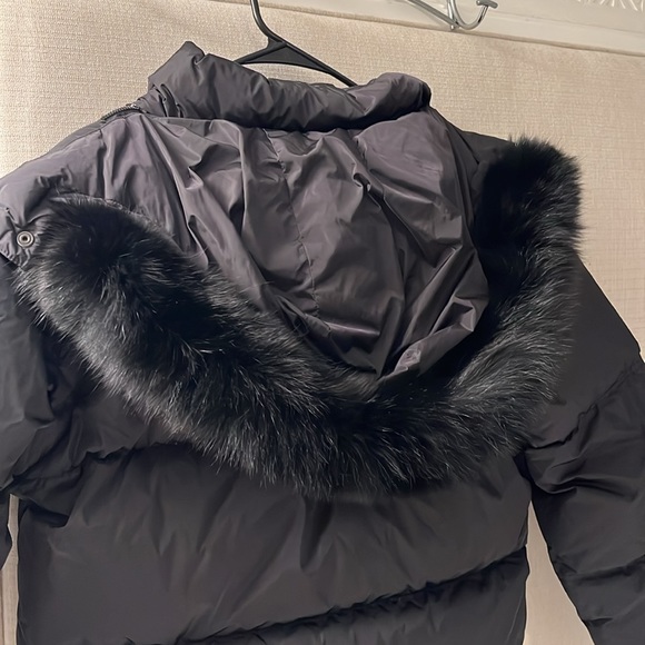 Burberry puffer jacket/vest - Picture 3 of 5